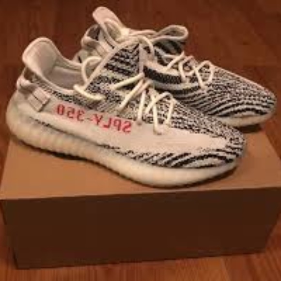 Size 8.5 Adidas Yeezy Boost 350 V/2 "Zebra" - Picture 1 of 3